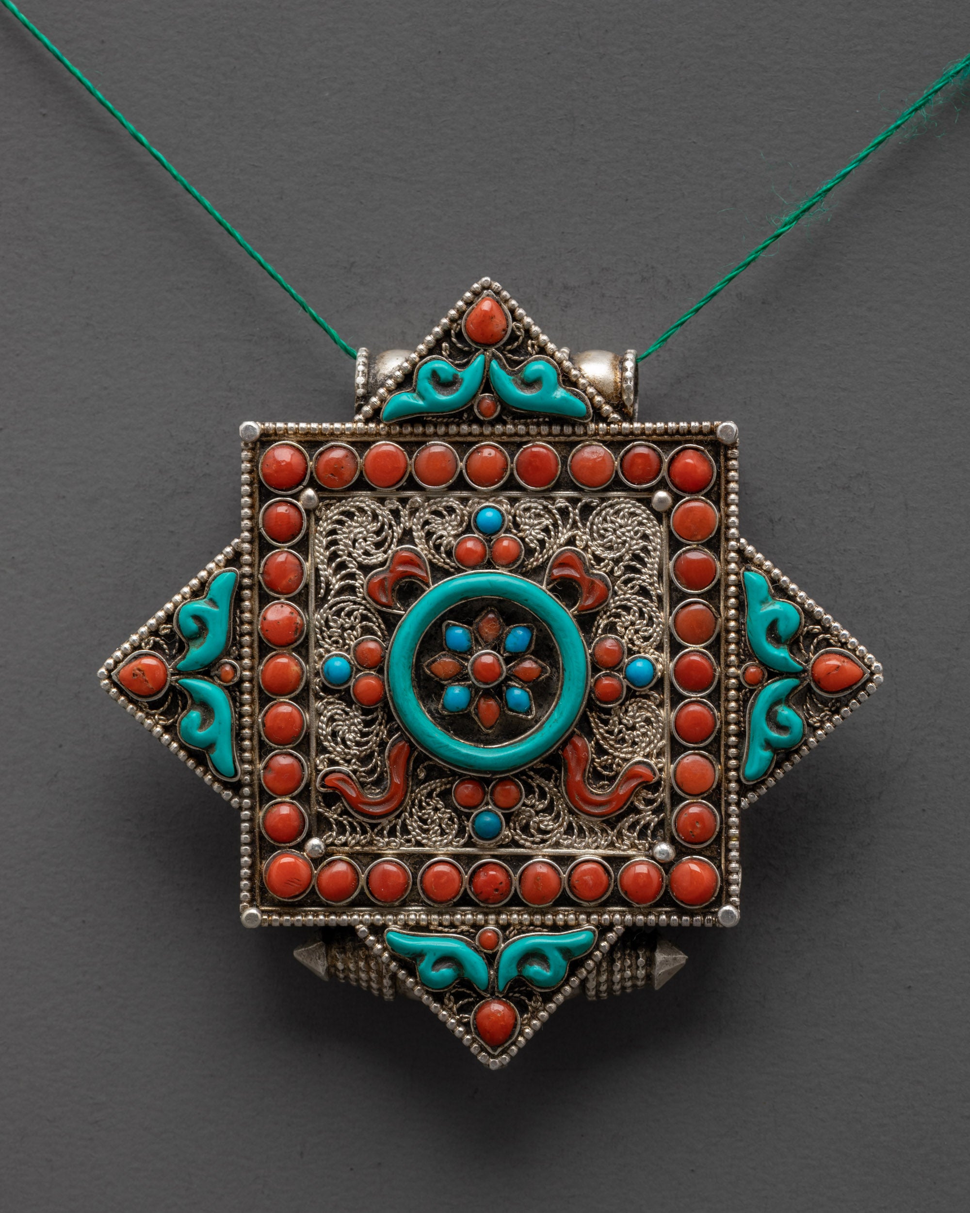 Traditional Filigree Praying Locket | Handmade Devotional Pendant