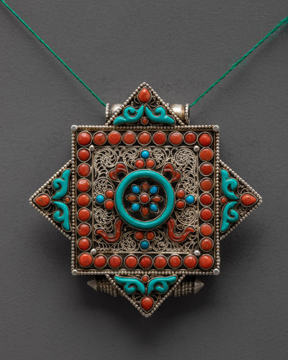 Traditional Filigree Praying Locket | Handmade Devotional Pendant