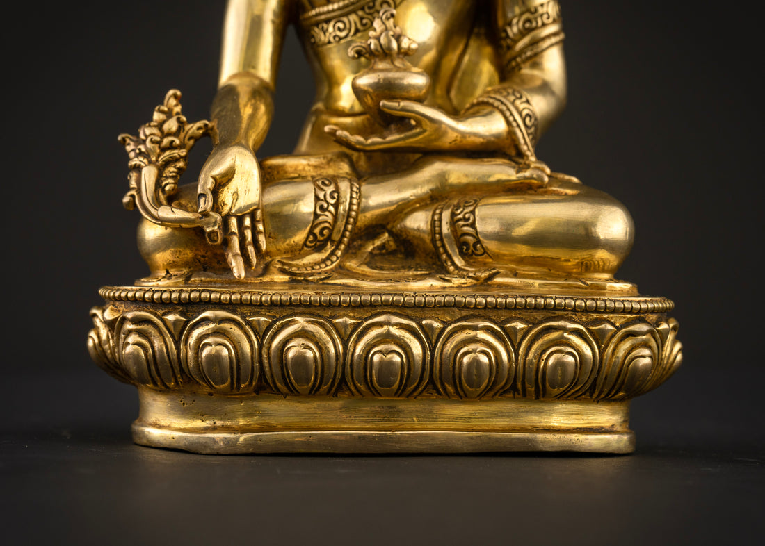 Healing Medicine Buddha: The Path to Wellness and Enlightenment