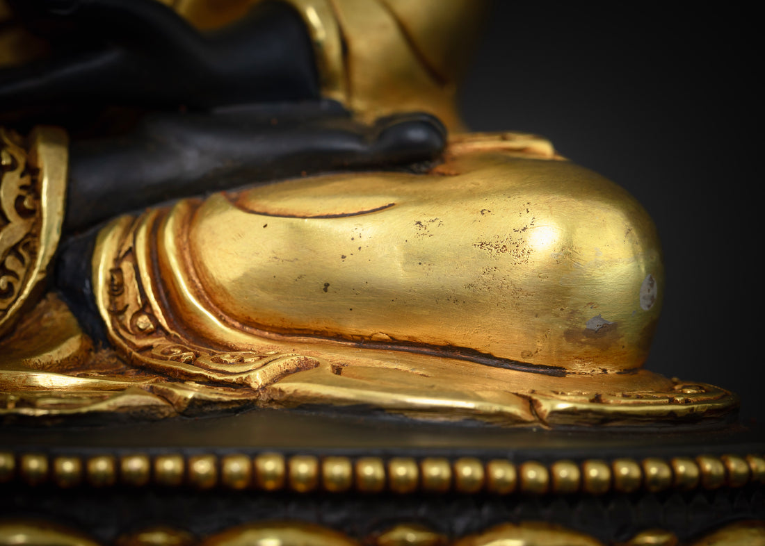 Medicine Buddha: The Blue Healer of Boundless Compassion