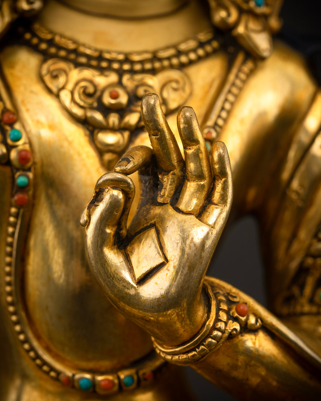 Manjushri in Splendor: A Statue Embellished with Gems