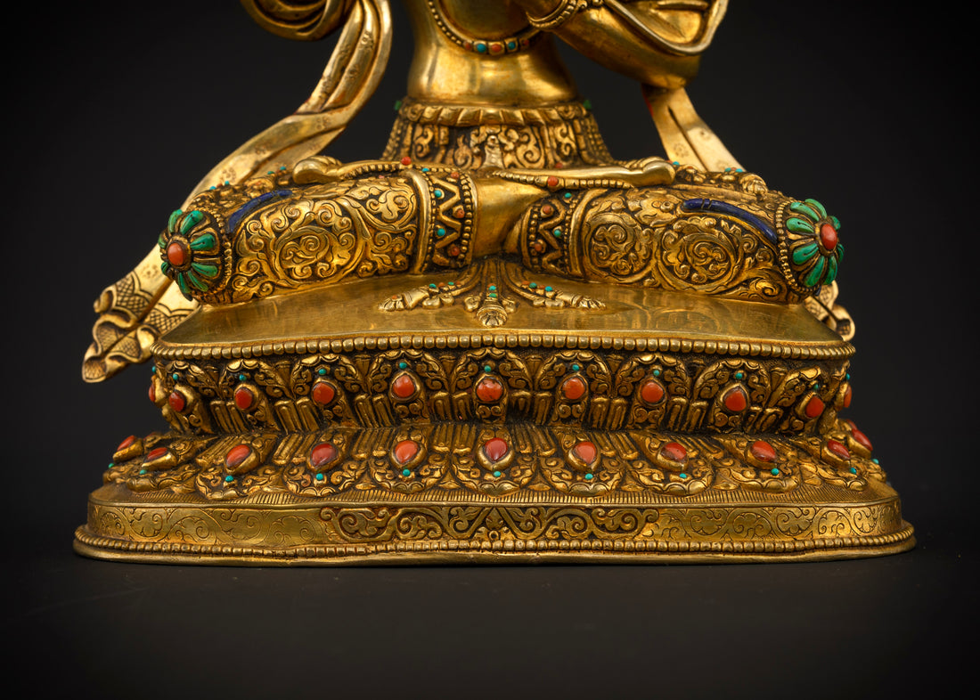 Manjushri in Splendor: A Statue Embellished with Gems