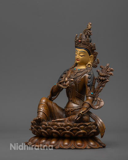  Manjushri’s lotus throne and ornamented base, featuring expert carvings and hand-painted accents on copper.