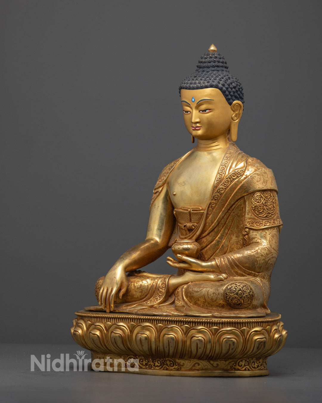 Patra Bowl and Intricate Robe Carving – Symbol of Renunciation in Traditional Lost Wax Buddha Sculpture