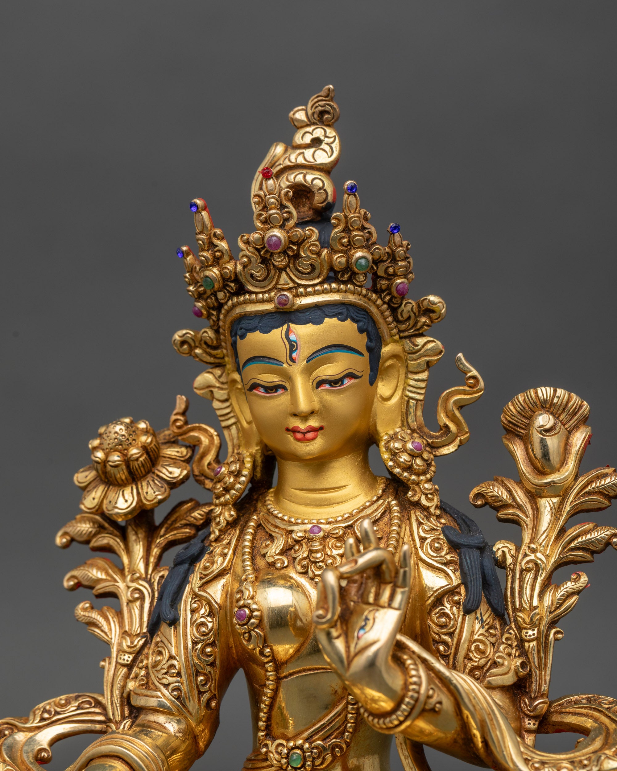 Regular close-up of White Tara Bodhisattva, seated on double lotus pedestal