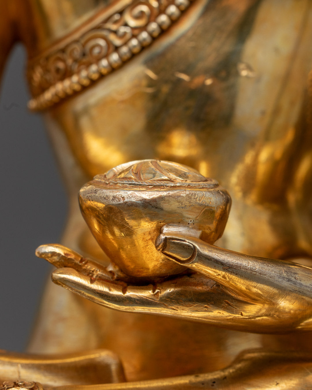 Golden Shakyamuni Buddha Statue | Enlightened Buddha