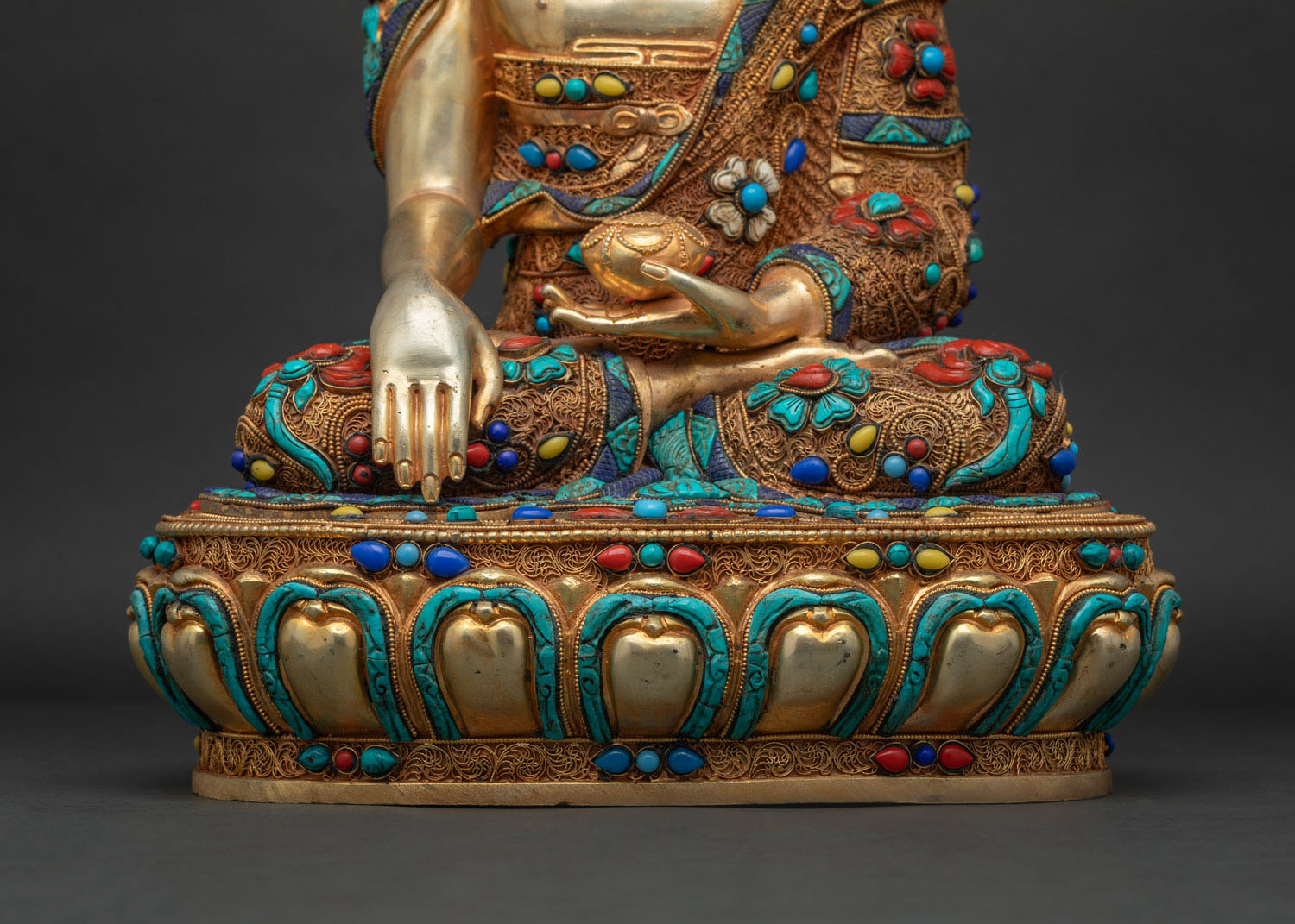 Historical Shakyamuni Buddha Statue – Handcrafted by Master Artisans