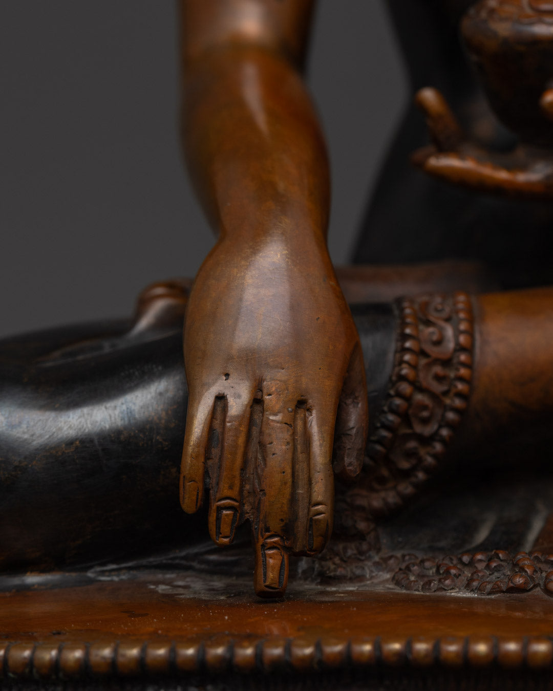 Historical Buddha Shakyamuni Statue | Spiritual Guide to Nirvana