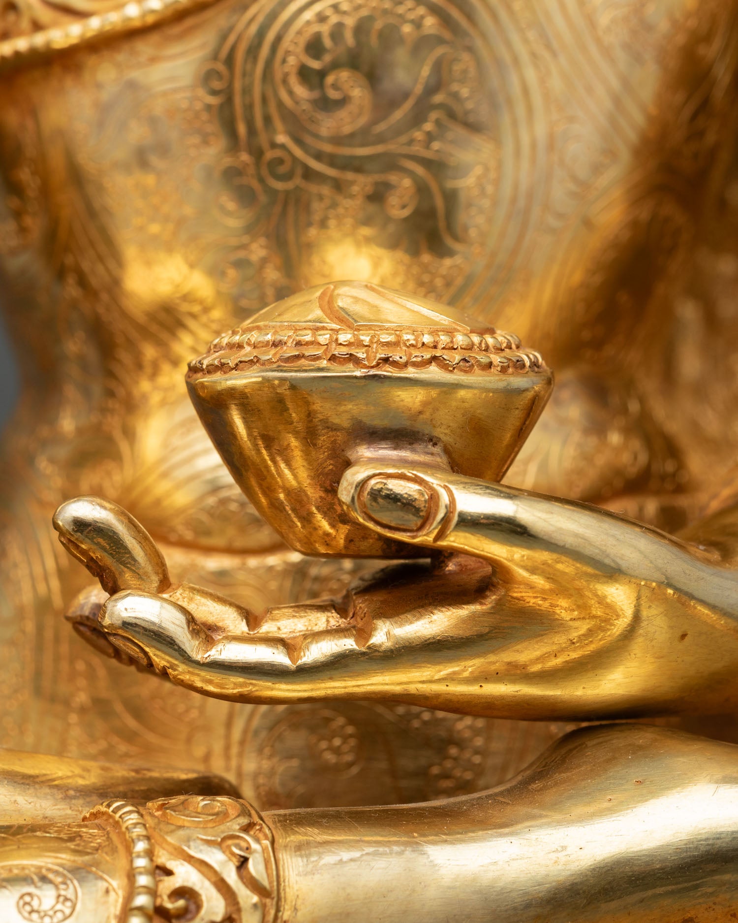 Shakyamuni Buddha Statue | Zen Decor for Peace & Harmony