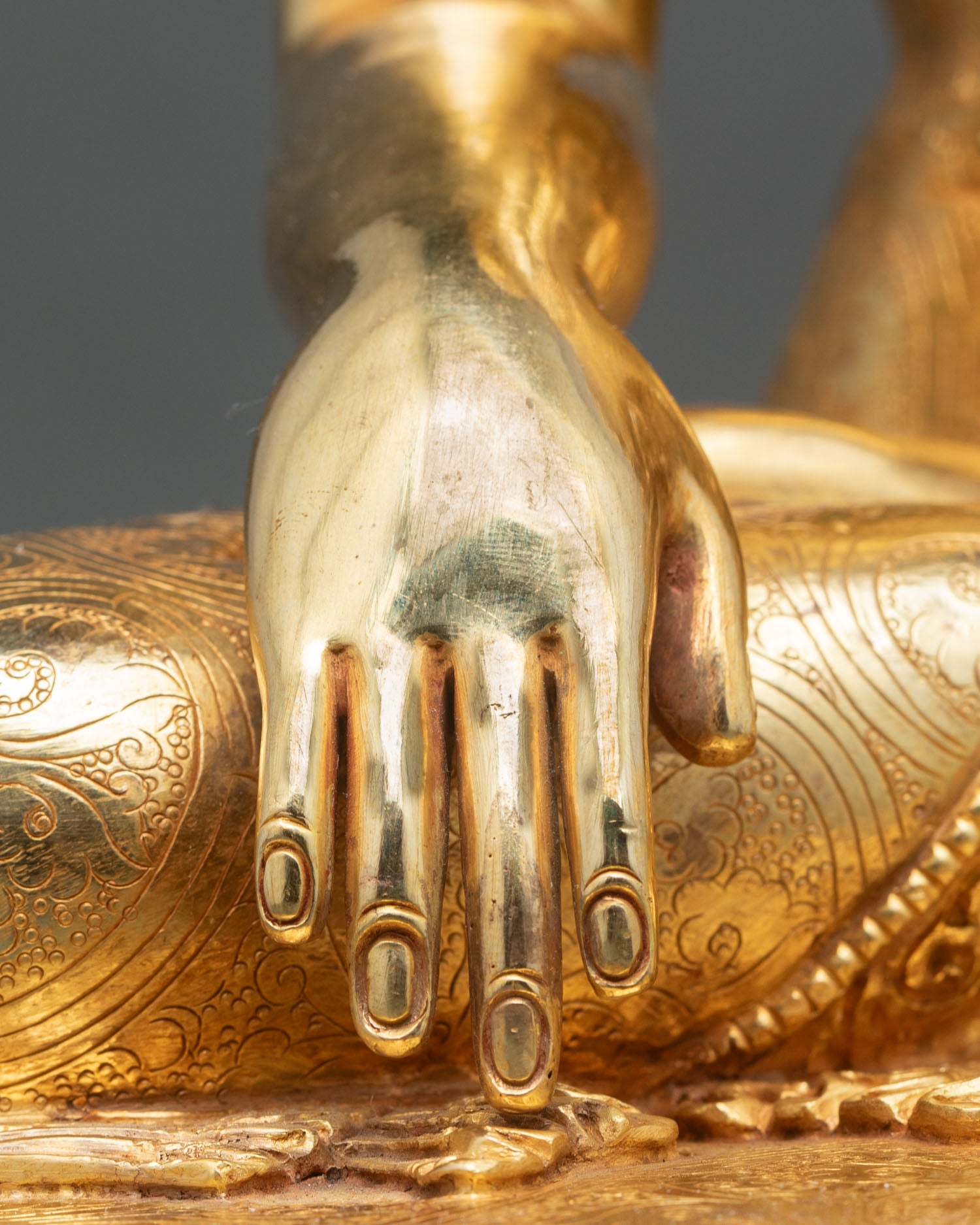 Shakyamuni Buddha Statue | Zen Decor for Peace & Harmony