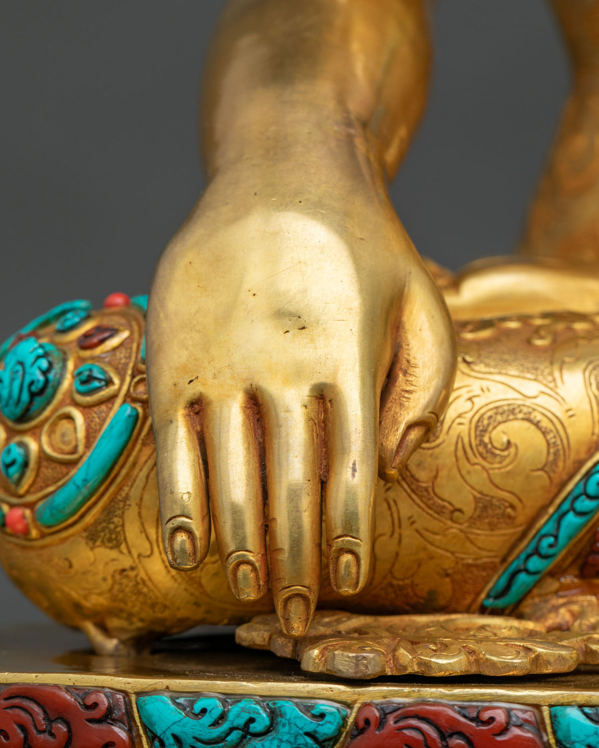 Serene Buddha Shakyamuni Sculpture | Buddhist Zen Decor for Meditation