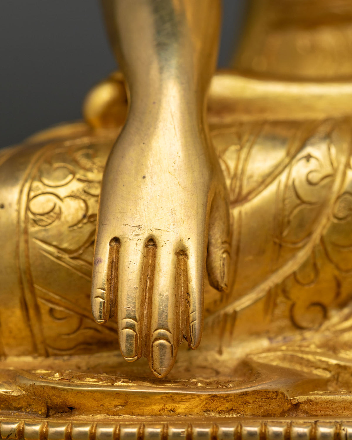 Historical Siddhartha Gautama Statue | Traditional Buddhist Artwork