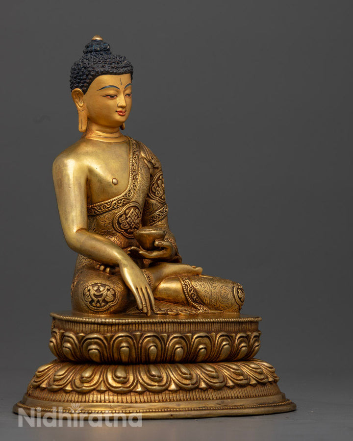 The side image of Shakyamuni Buddha