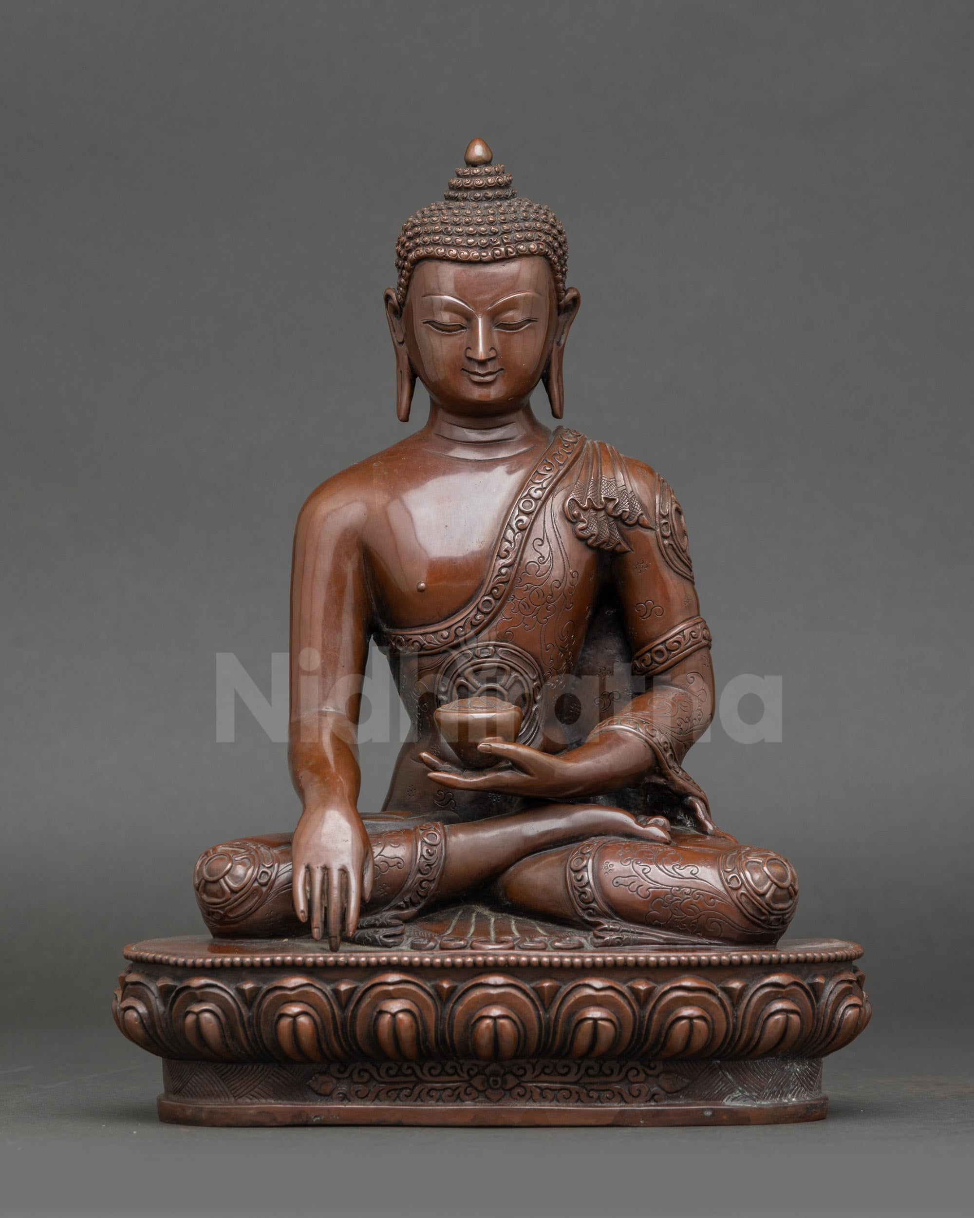 Shakyamuni Buddha statue handmade in Nepal copper oxidized meditation sculpture