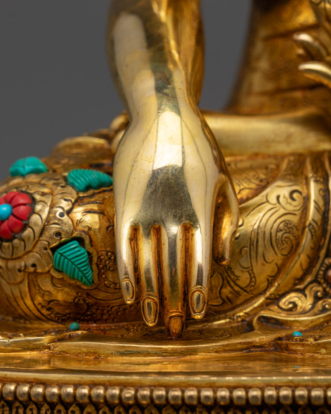 Majestic Gautama Buddha Sculpture | Traditional Himalayan Ancient Art