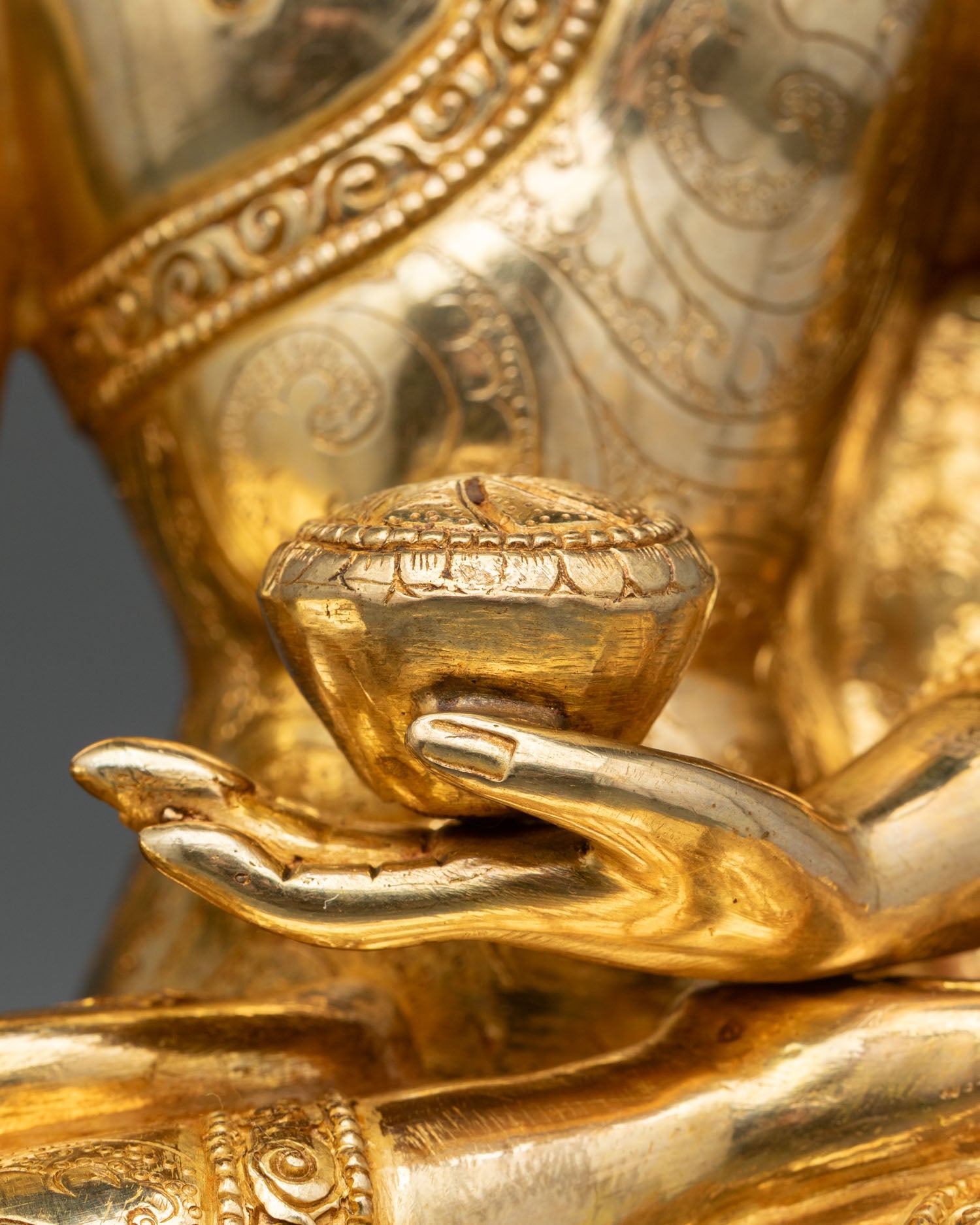 Shakyamuni Buddha Statue with Traditional Nepalese Artistry