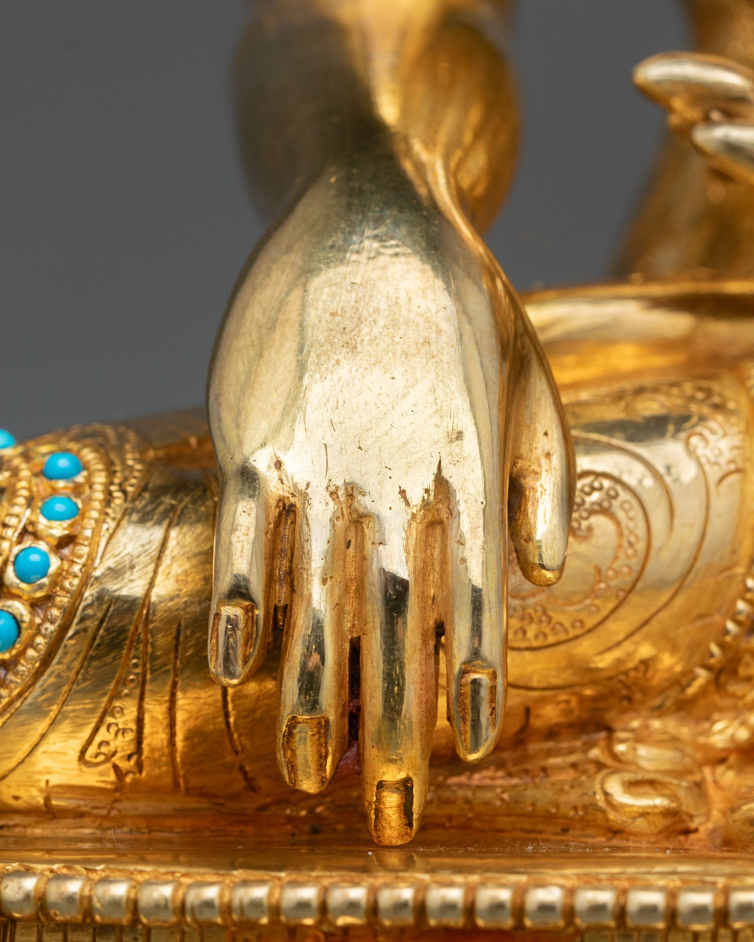 Shakyamuni Buddha Statue with Traditional Nepalese Artistry