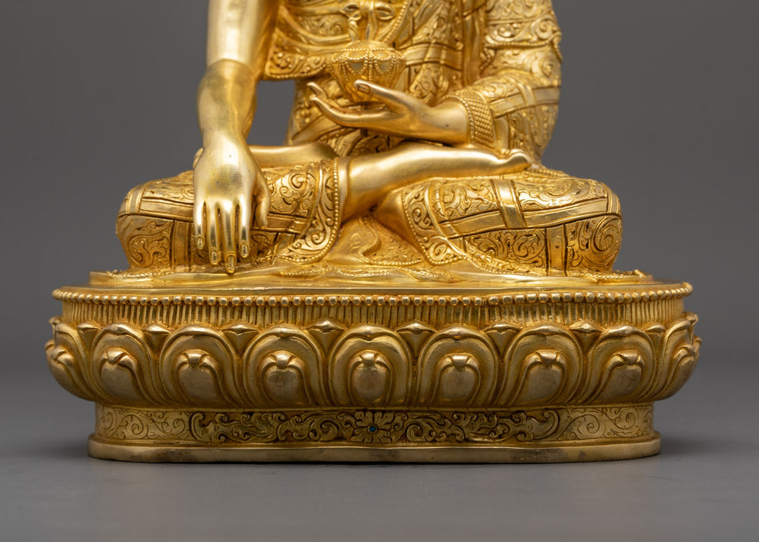The Shakyamuni Buddha Statue for Buddhist Shrine