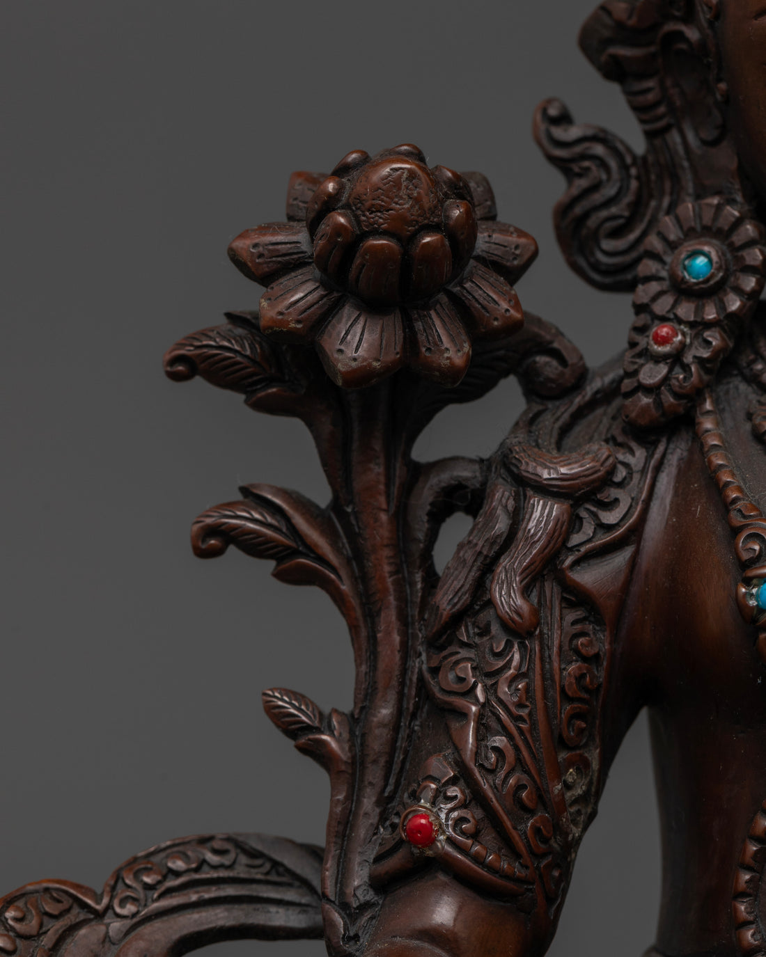 Oxidized Green Tara Statue: Perfect for Meditation