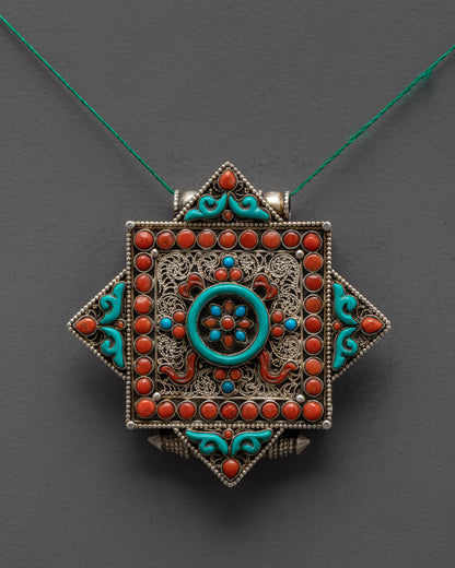Traditional Filigree Praying Locket | Handmade Devotional Pendant