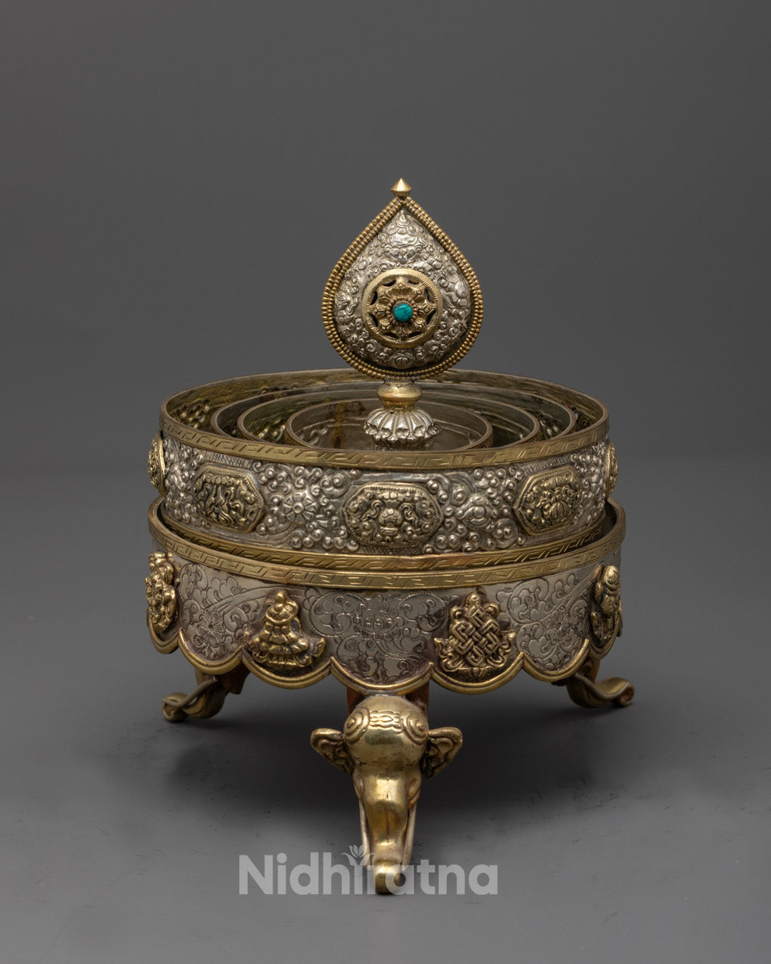 Traditional Tibetan Ratna Mandala showing concentric rings