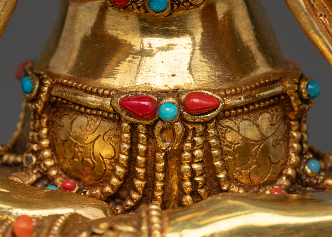 The Divine Vajra: Vajradhara's Path to Enlightenment