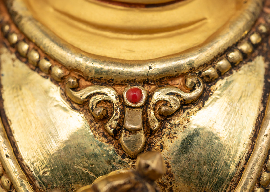 Lotus of Enlightenment: Vajradhara with a Luminous Gemstone Halo