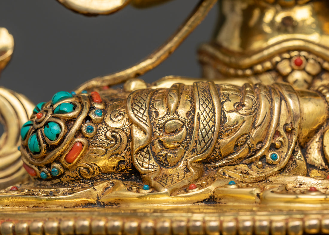 Lotus of Enlightenment: Vajradhara with a Luminous Gemstone Halo