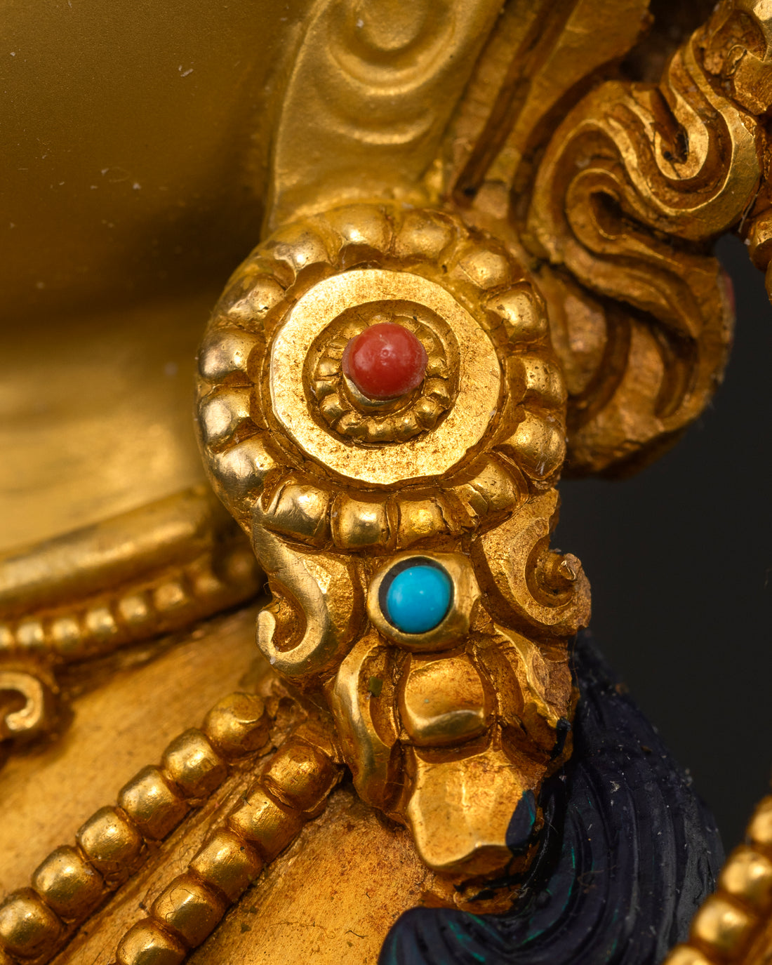 Handcrafted Purity: The Unique Vajrasattva Statue