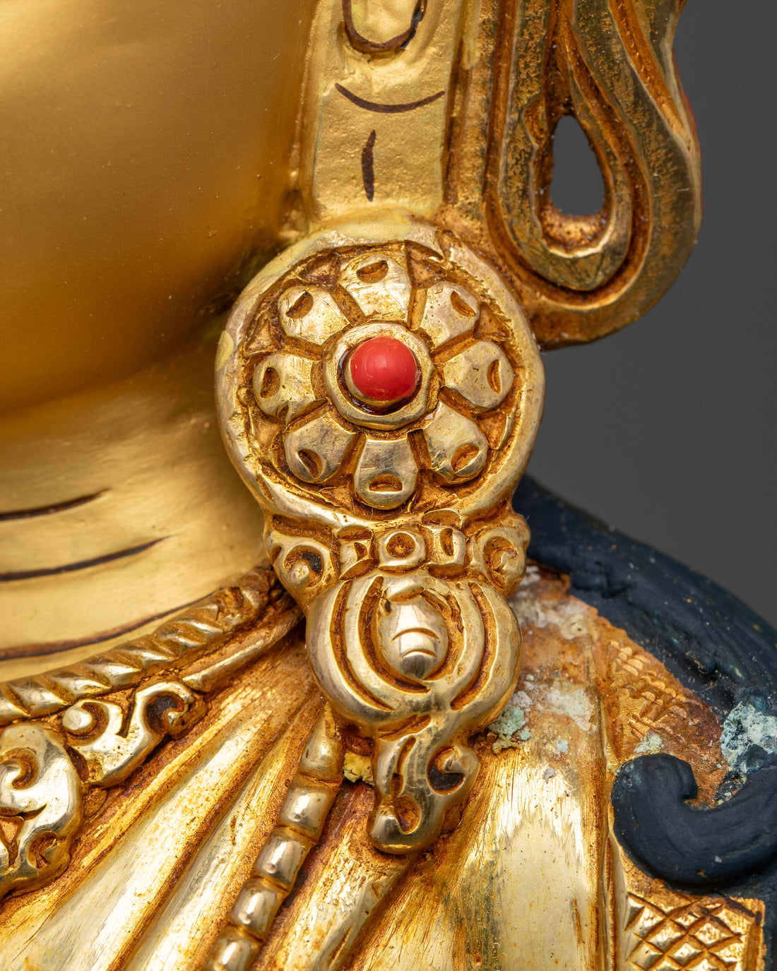 Vajrasattva Statue: The Radiant Embodiment of Purification and Transformation