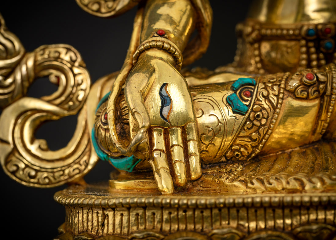 Enlightened Eyes: Tara Deity of Profound Awareness