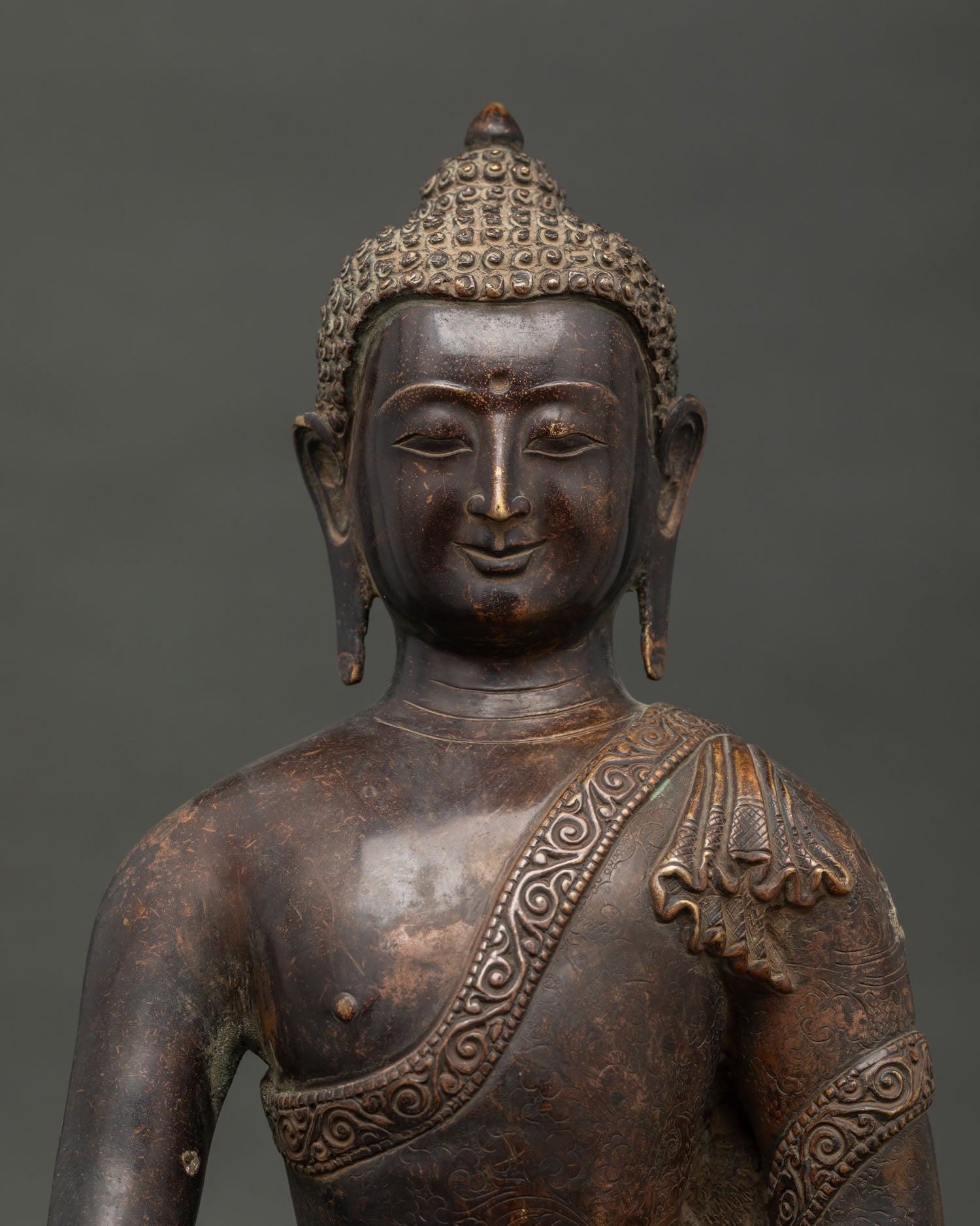 Amitayus Buddha statue detailed lotus backrest with vajra Dharma Chakra and deer.