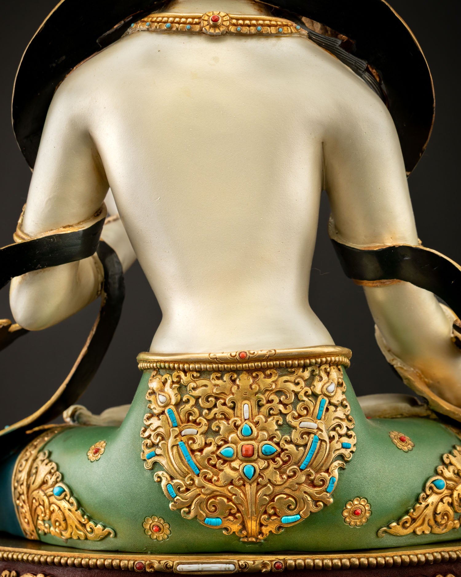 Back upper body detail of Dukar White Umbrella Goddess copper statue from Nepal