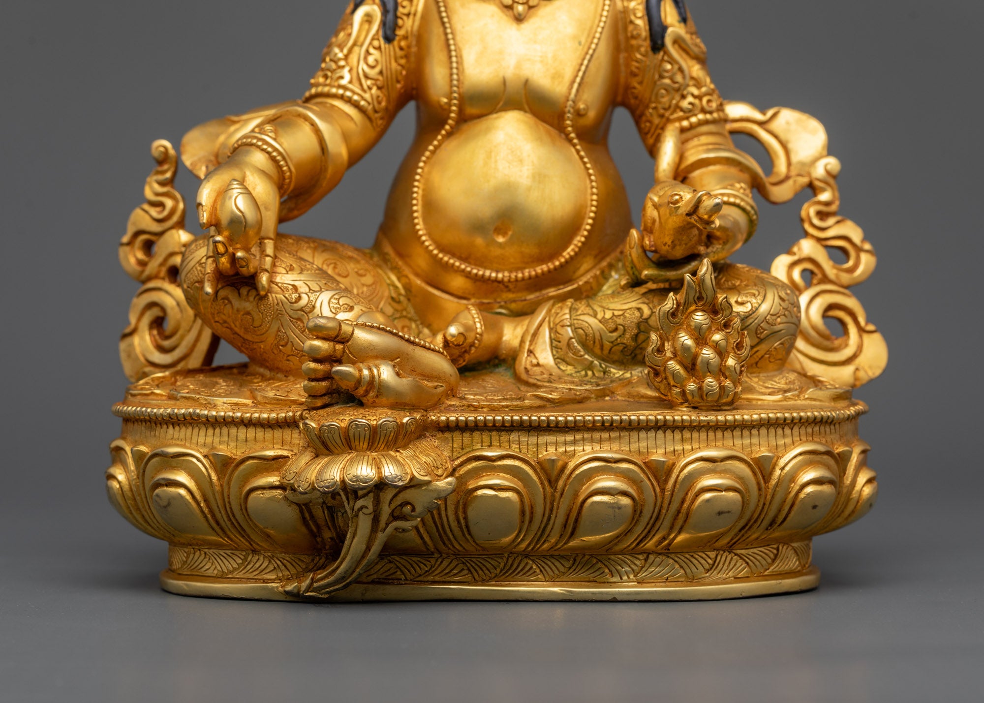 Dzambhala Statue | Handcrafted Sculpture with Fine Detailing