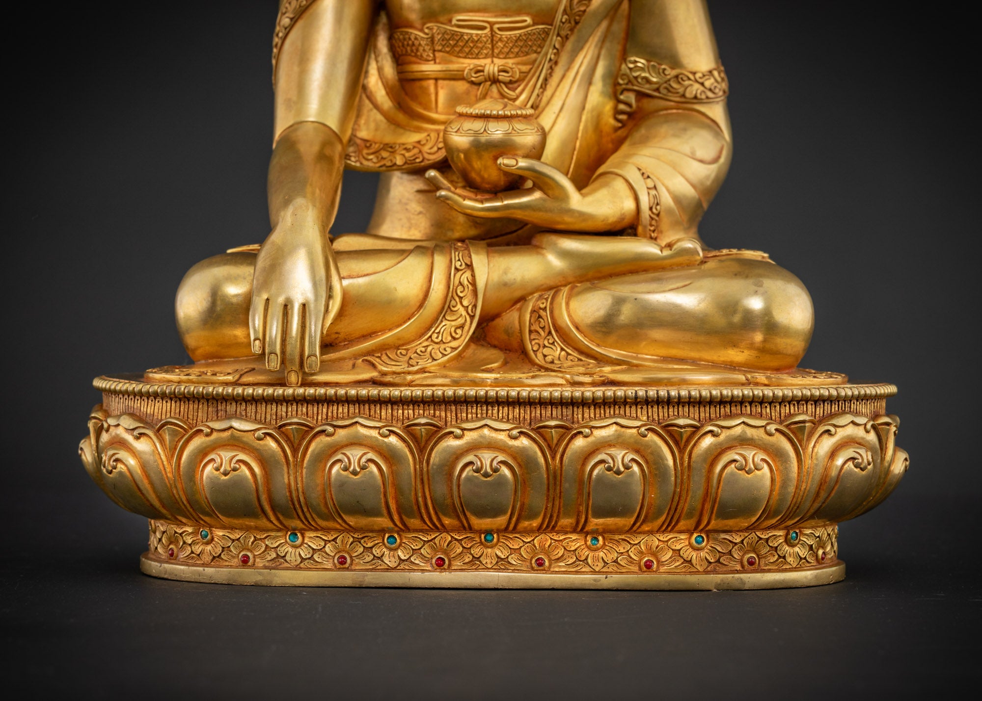 Shakyamuni Buddha Statue: Timeless Buddhist Art for Collectors