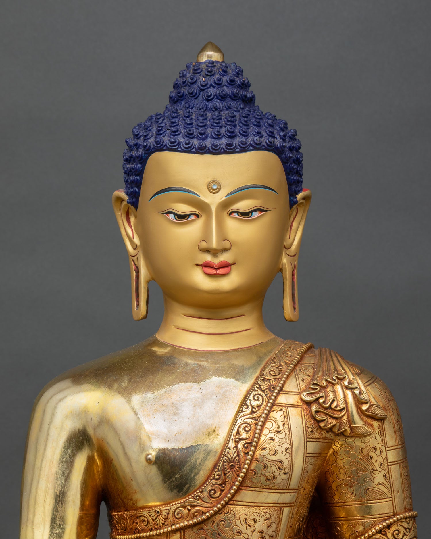 close-up-shakyamuni-buddha-statue-with-divine-serene-expression-himalayan-sacred-artwork