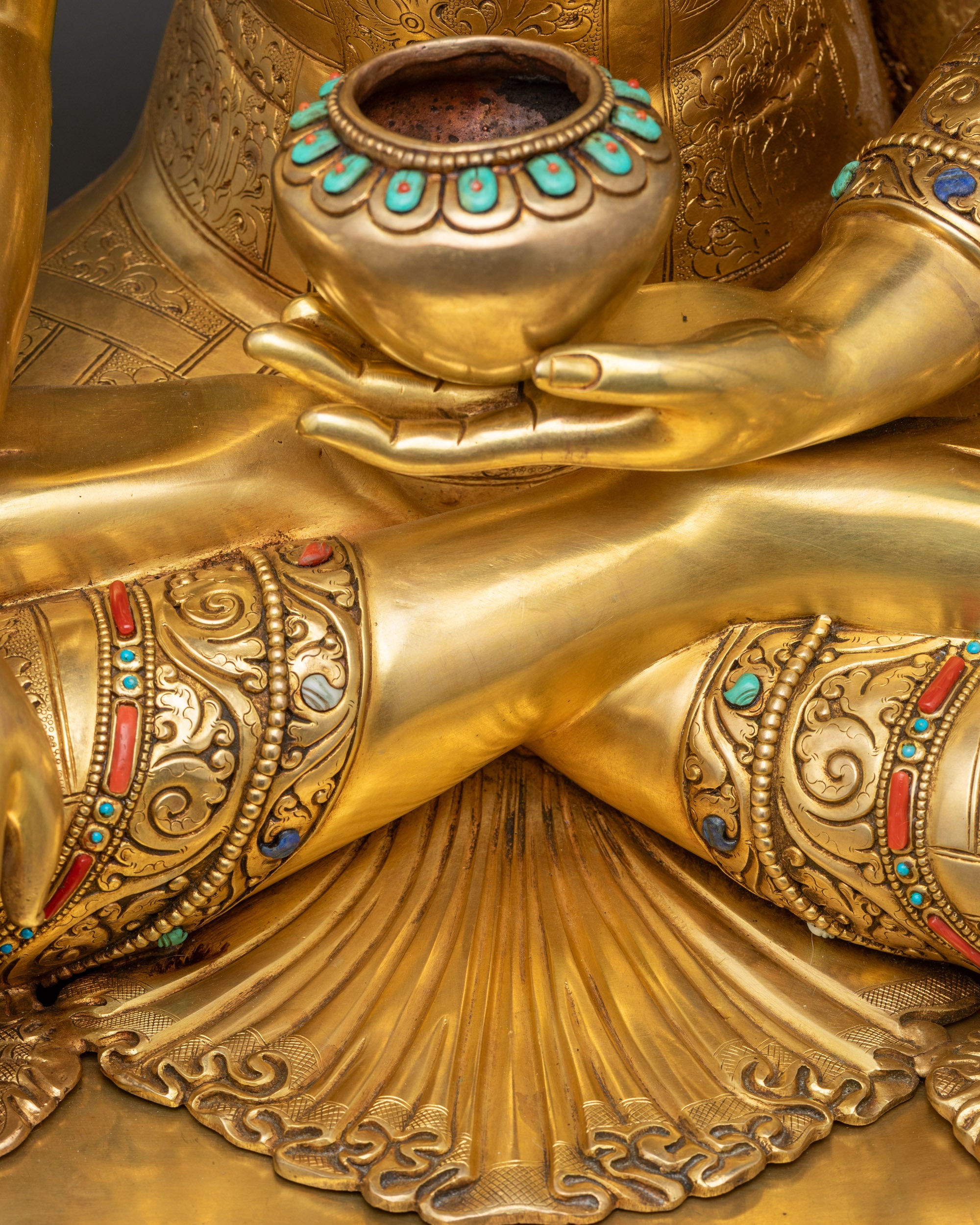 Big Shakyamuni Buddha Statue | Handicrafted Nepalese Sculptures