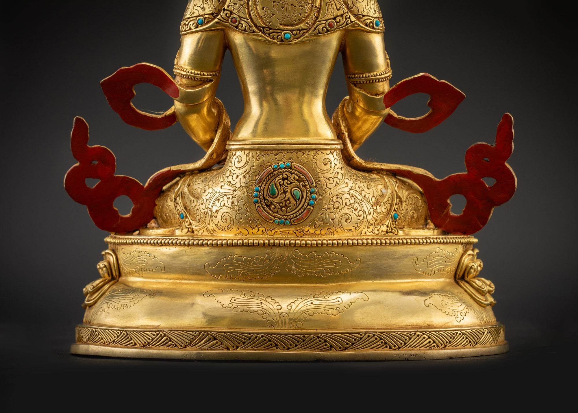lower landscape back Primordial Vairocana Buddha statue from Nepal showing lotus base and robe design
