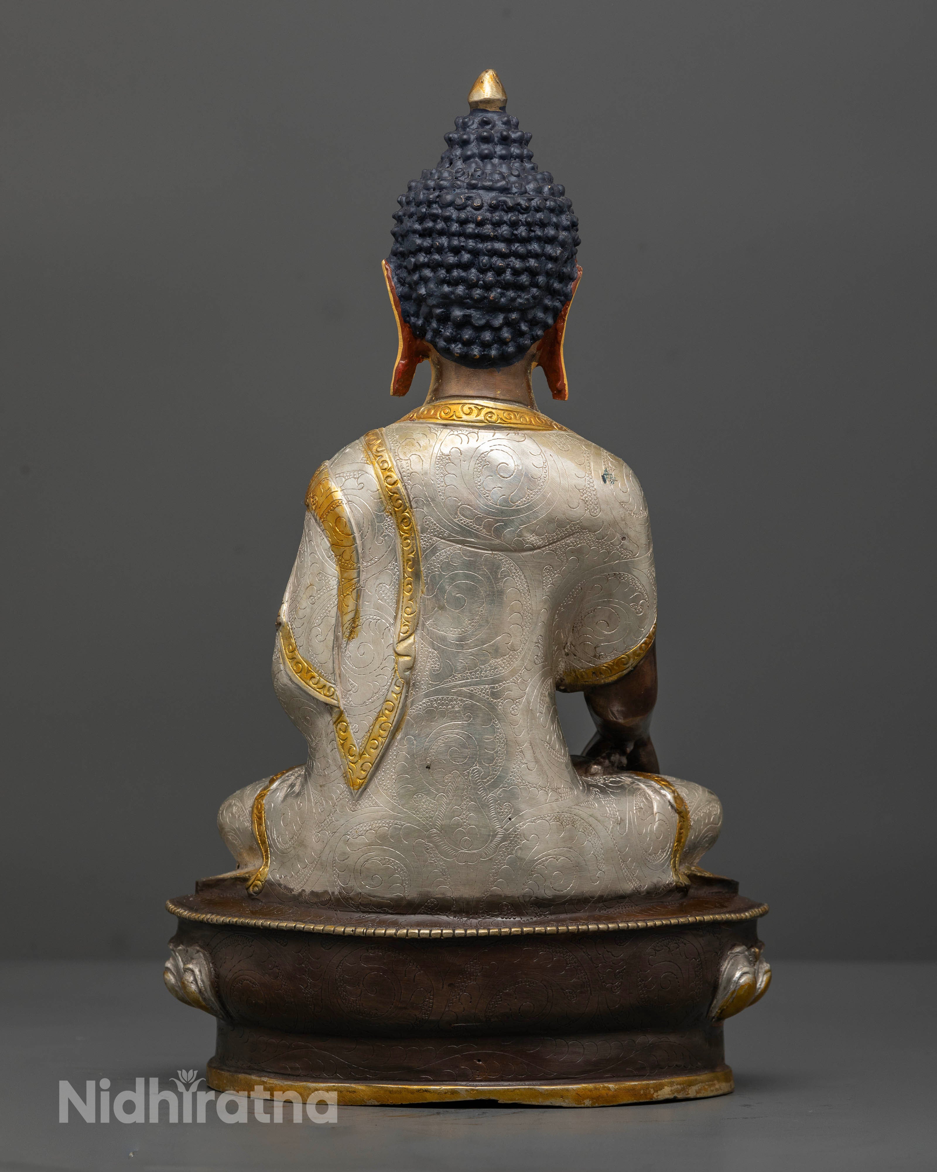 Nepalese Shakyamuni Buddha statue showcasing Newari lost wax craftsmanship