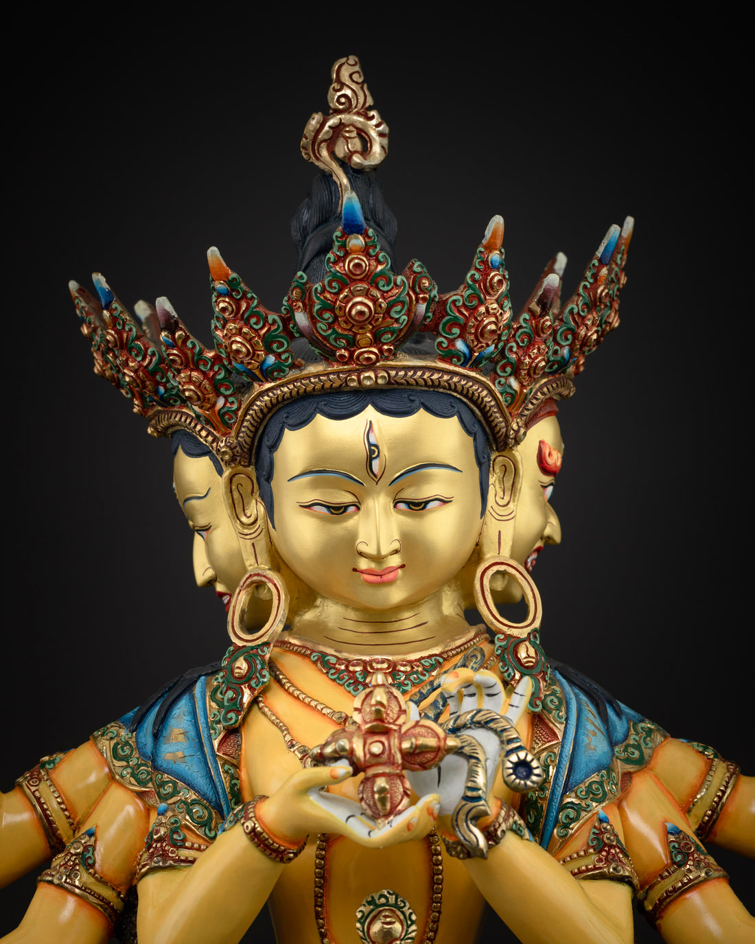 pure gold face of namgyalma statue 