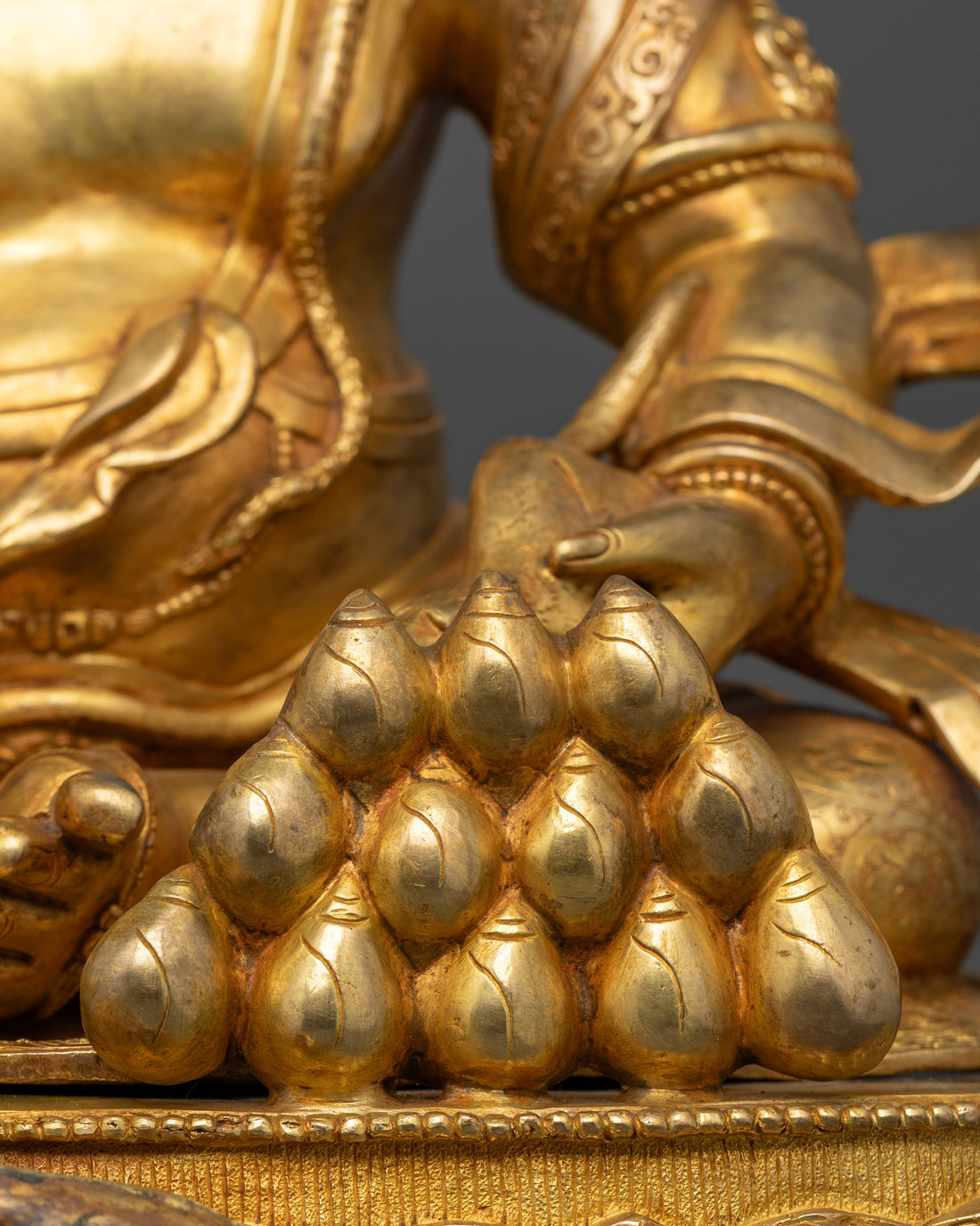 Divine Zambhala Statue: Handcrafted for Wealth