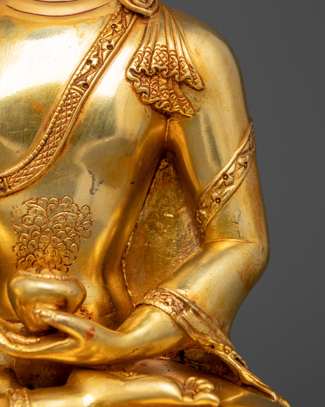 Regal Serenity: The Crowned Shakyamuni Buddha