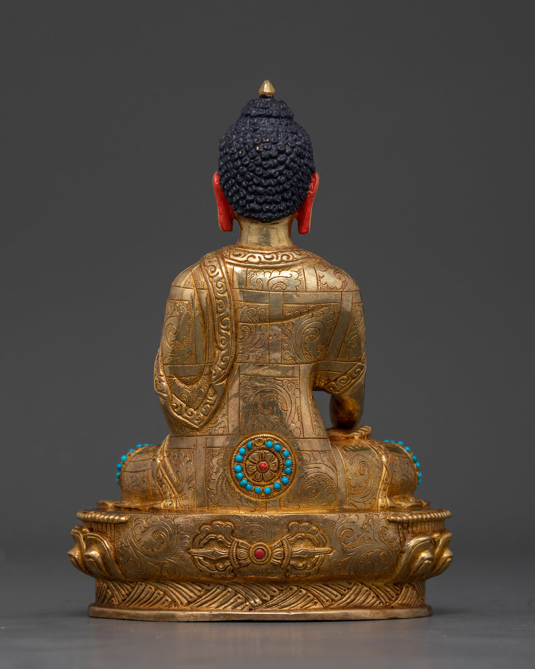 Transcendence in Gold : The Buddha Sculpture Crafted in 24K Splendor