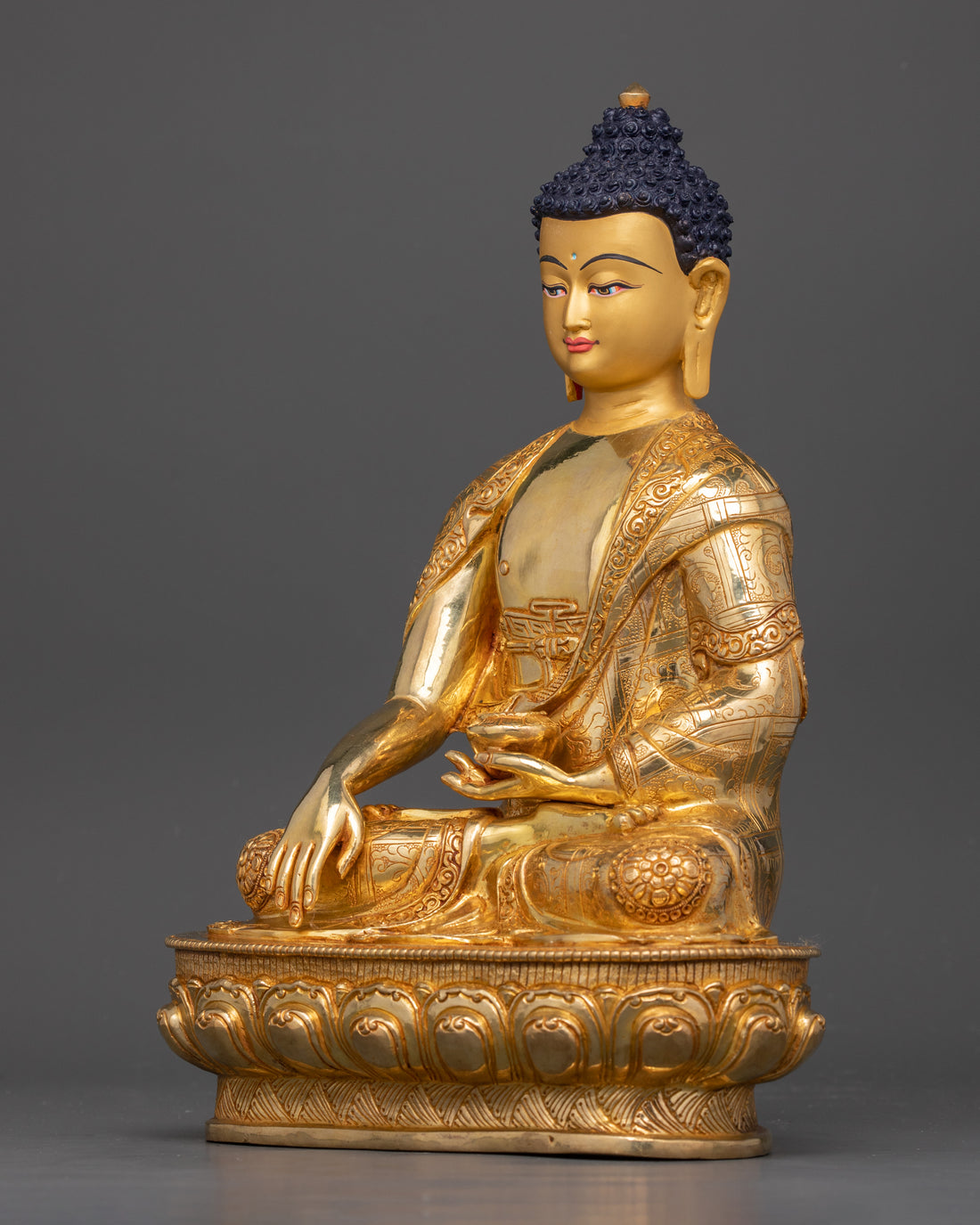 Traditional Shakyamuni Buddha: Buddha Sculpture