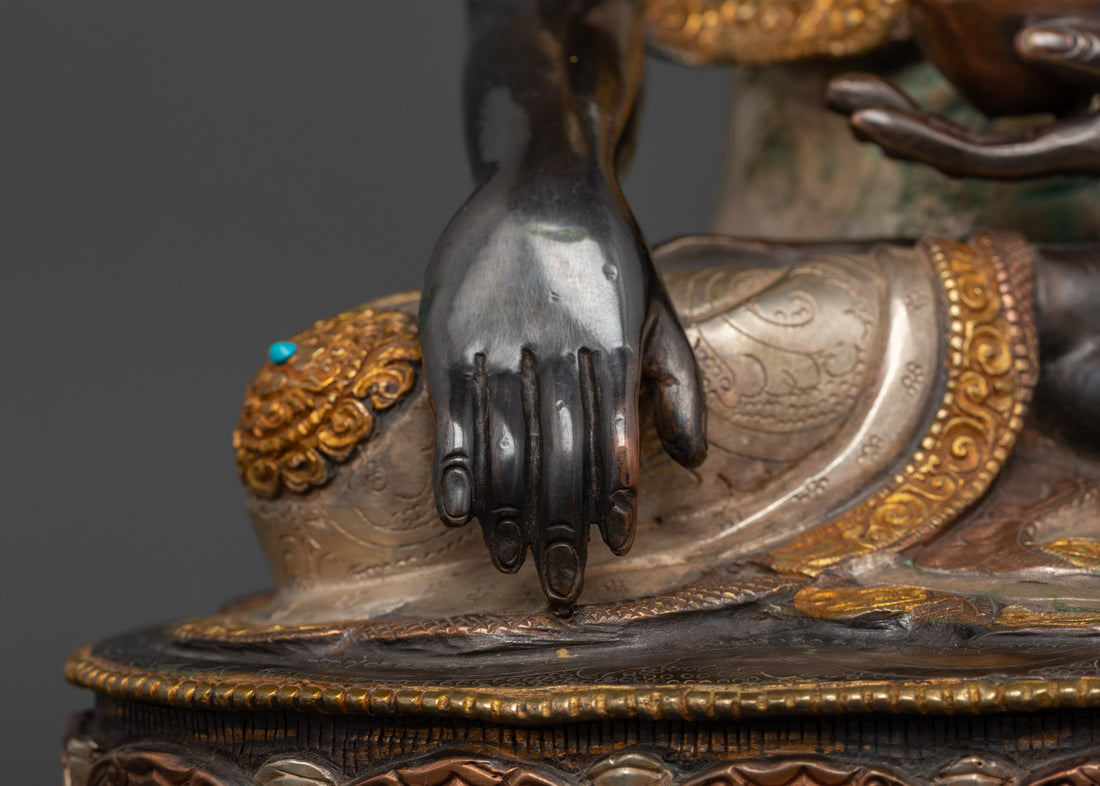 Beautiful Handcrafted Buddha Sakyamuni Statue