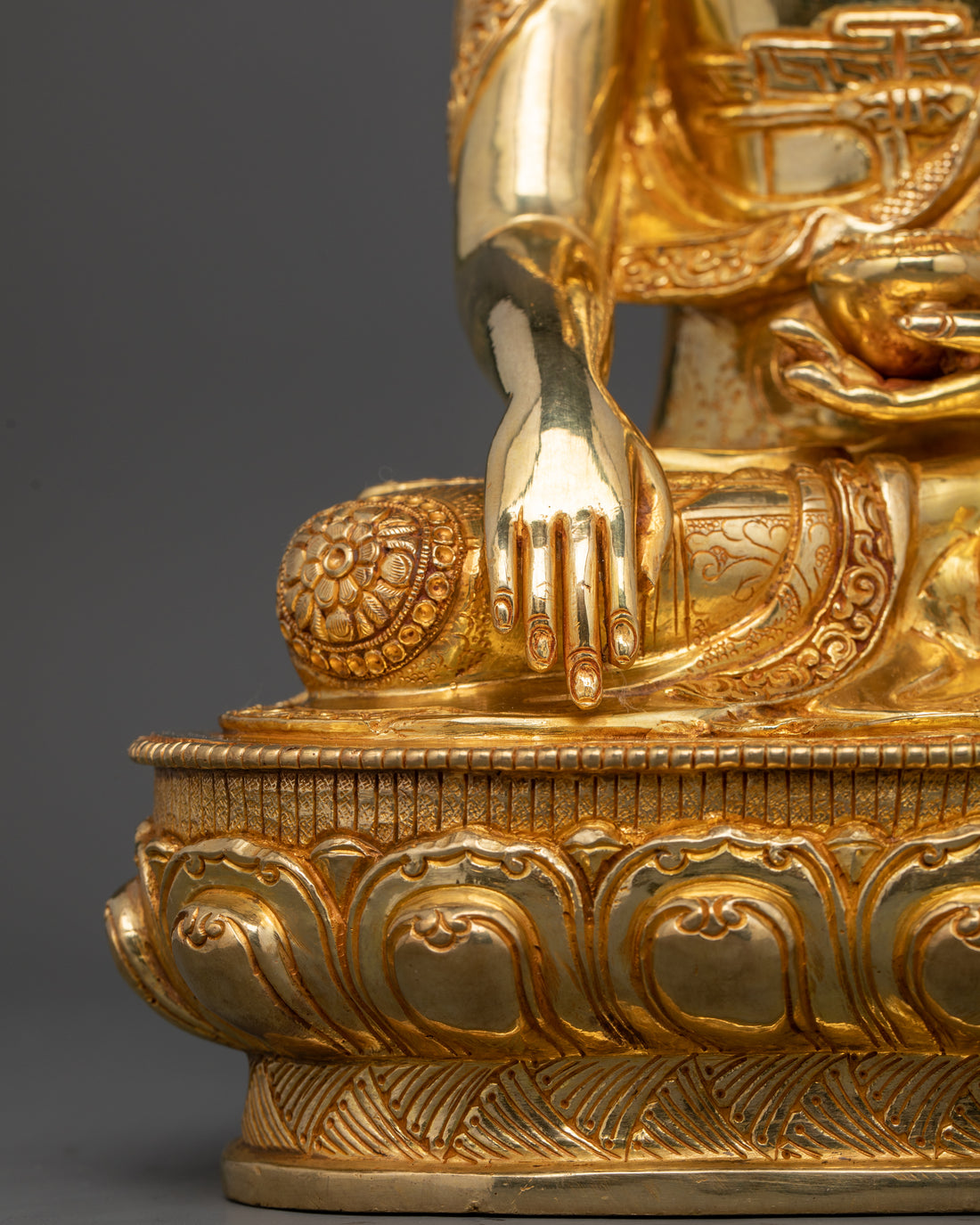 Traditional Shakyamuni Buddha: Buddha Sculpture