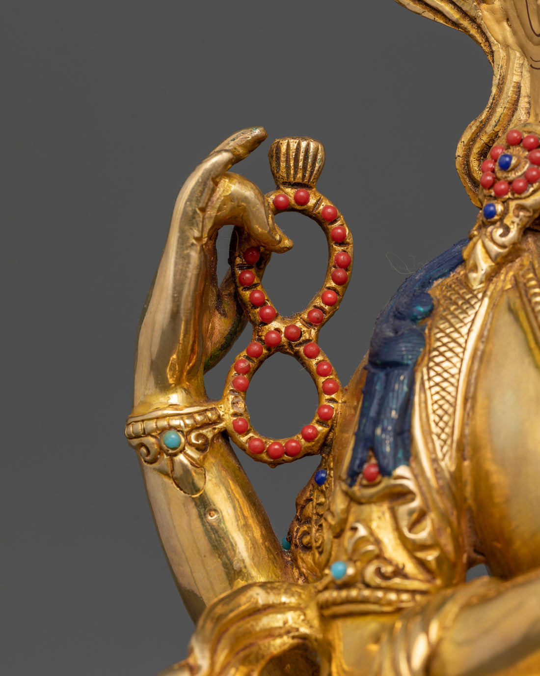 Chenrezig: Buddhist Avalokiteshvara Statue Glided with 24K Gold