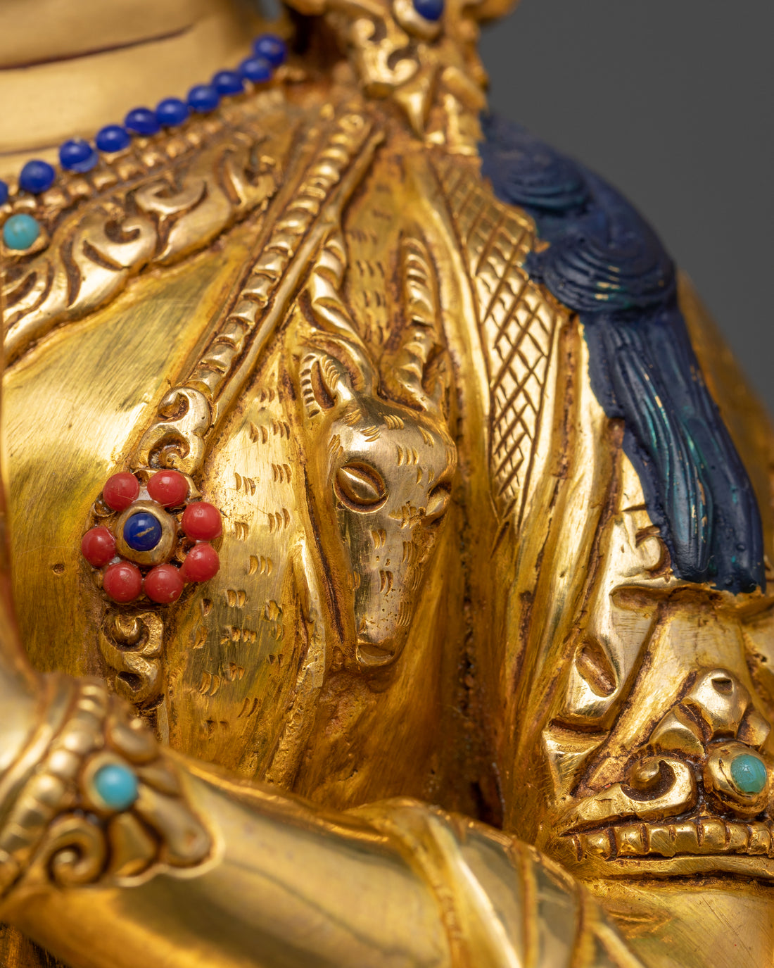 Chenrezig: Buddhist Avalokiteshvara Statue Glided with 24K Gold