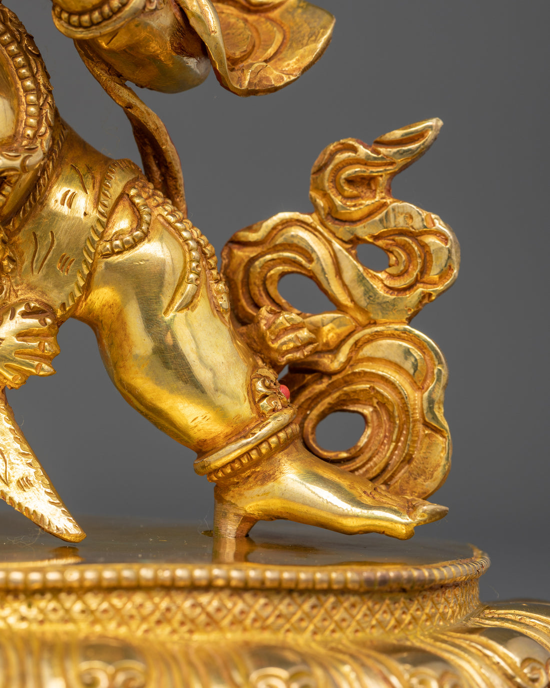 Empowerment through Vajrapani: Embodying Strength and Resilience in Buddhist Practice